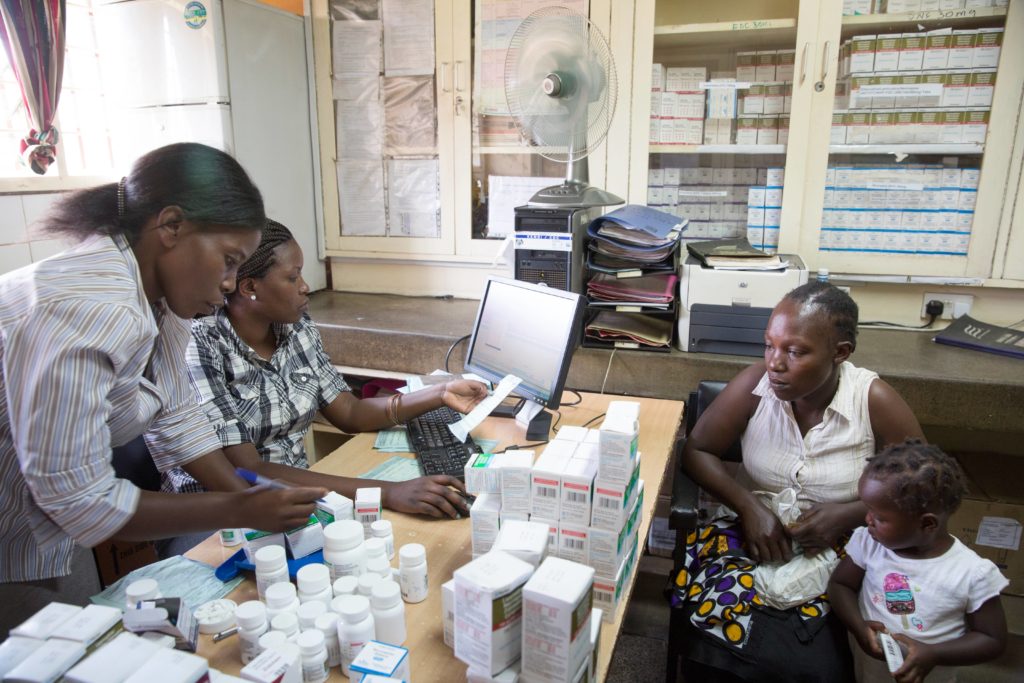 kenya apatientgettingsomemedicines mkt0687 min 1024x683